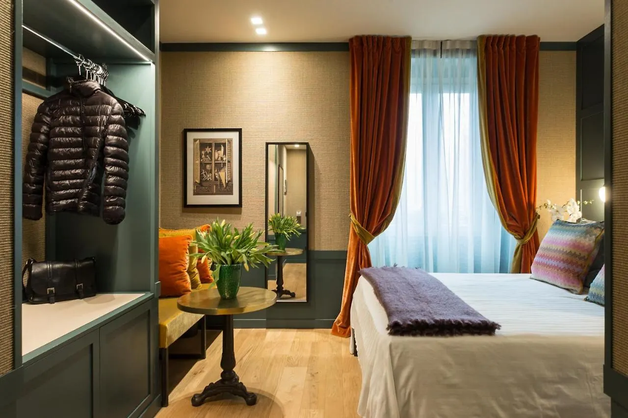 Living Suites Milão 2*,