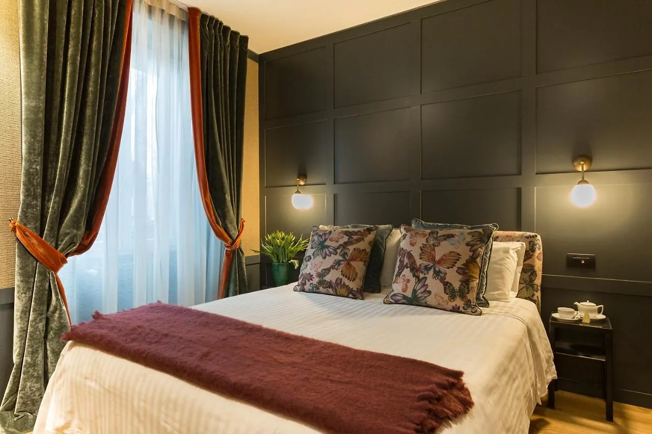 Living Suites Milão 2*,